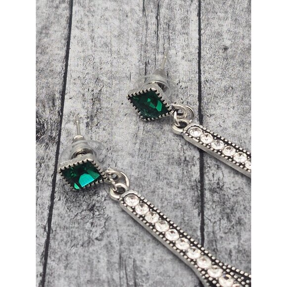 NWOT Silver Tone & Emerald Green Drop Dangle Runway Earrings 3" Pierced Statemen - Picture 7 of 9